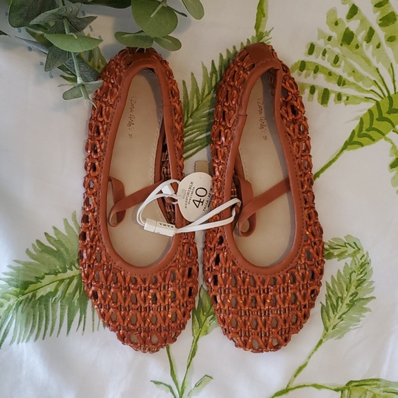Zara Other - Zara Girl's Woven Flats 🌿